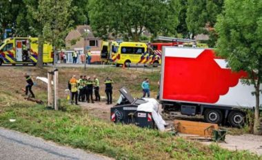 Kamioni përplas turmën e qytetarëve, tre të vdekur dhe disa të plagosur në Roterdam