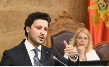 Qeveria e tij nuk mundi t’i mbijetoi mocionit, flet Abazoviç: Krimi i organizuar vazhdon të përdorë tentakulat e tij