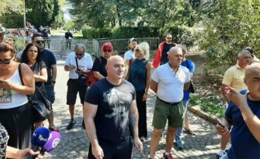 Firmosja e marrëveshjes me Kishën Serbe, Gjukanoviç mobilizohet me protesta për të rrëzuar Abazoviçin