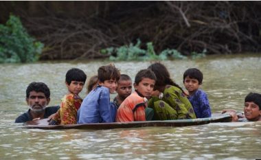 Përmbytjet në Pakistan, qeveria shpall emergjencë kombëtare