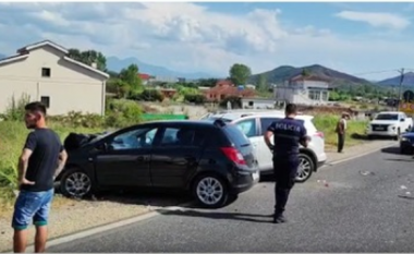 Aksident në Shkodër, dy makina përplasen me njëra-tjetrën dhe dalin nga rruga, 6 të plagosur