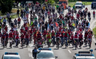 Protesta në gjermani, biçikletat pushtojnë autostradat