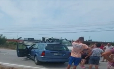 Aksident në Divjakë, makina përplaset me kamionçinën, në gjendje të rëndë shoferja