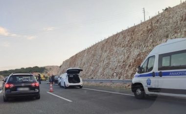 Tragjike në Greqi, çifti shqiptar humb jetën në një aksident rrugor, fëmijët e tyre të panë gjithçka