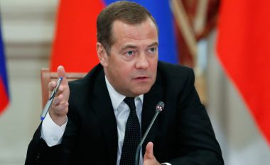 Medvedev: Furnizuesit rusë të armëve do të rrisin dërgesat këtë vit