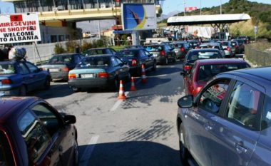 Fluks makinash në Kakavijë, mijëra qytetarë hyjnë në Shqipëri