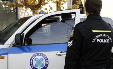Mashtronte grekët duke u shtirur si polic, në pranga shqiptari në Greqi