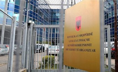 Vidhnin automjete në Kosovë dhe i tregtonin në Shqipëri, SPAK dërgon për gjykim 7 persona