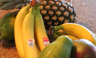 Nga ananasi te rrushi i thatë, pesë frutat më të pasura me karbohidrate