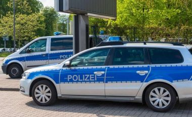 Policia “i futet” 26-vjeçarit shqiptar në vendin sekret brenda “BMW-së” luksoze, i kapet 7.55 kg “e bardhë”