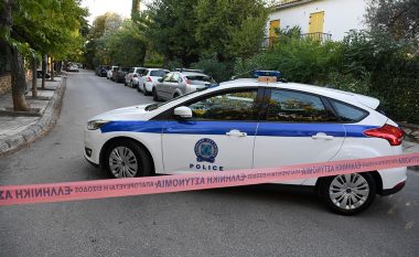 Shqiptari vret me thikë gruan dhe arratiset, policia greke “në këmbë” për kapjen e tij
