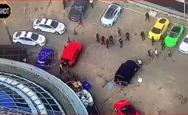 Organizuan paradë me 170 mjete super-luskoze, policia arreston mes Moskës çunat e pasur! Senatori pro-Putin: T’i çojmë ushtarë në Ukrainë (VIDEO)