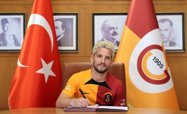 Zyrtare, Mertens lojtari më i ri i Galatasaray