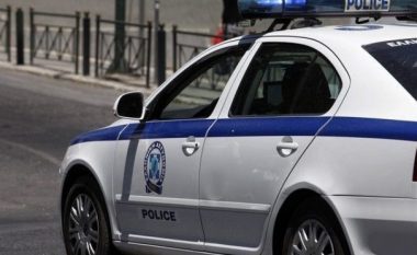 “Fast and Furious” në Greqi, i mituri shqiptari përplas makinën e policisë, zbulohet “malli” brenda mjetit