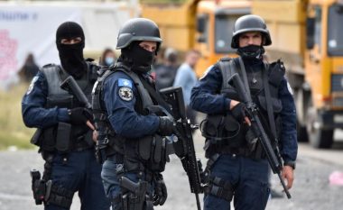 Policia: Janë larguar të gjitha barrikadat në veri të Kosovës