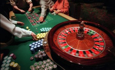“Një natë me fat”, fitoi shuma të mëdha në kazino, djali i ish-politikanit ndalohet nga policia e Tiranës