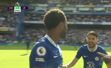 Fantastik Sterling, Chelsea zhbllokon rezultatin ndaj Licesterit, “londinezët” me 10 lojtarë në fushë (VIDEO)