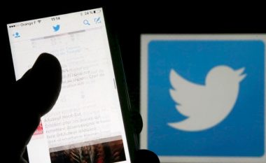 Twitter pezullon llogaritë e politikanëve në Serbi