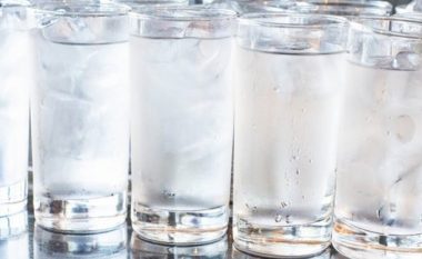 Uji i ftohtë pas ngrënies, 8 rreziqet për organizmin