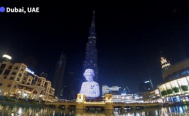 Burj Khalifa ndriçohet me portretin e Mbretëreshës (FOTO LAJM)