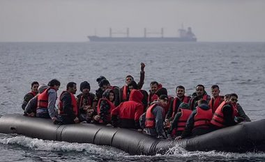 Me gomone drejt Anglisë, shqiptarët kryesojnë listat e kërkesave për azil 