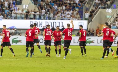 Formacioni i mundshëm i Shqipërisë ndaj Islandës, Reja ul në stol dy “yjet” e Kombëtares