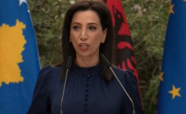 Prezantimi i abetares unike Shqipëri – Kosovë, ministrja Kushi: Tekst unik për të gjitha trevat shqiptare
