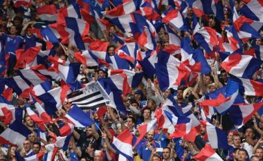 U-18/ “Çmenduri” në Francë – Poloni: Katër lojtarë të “gjelave” ndëshkohen me karton të kuq, arbitri ndërpret ndeshjen (VIDEO)
