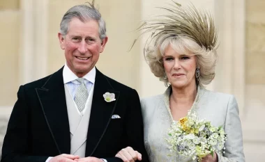Dikur rivalja e Princeshë Diana, tashmë Camilla bashkëshortja e Mbretit dhe merr titullin “Gruaja mbretërore”