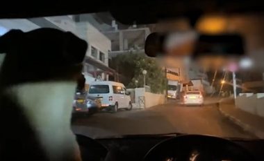 La qenin të “ngiste” makinën e tij, e pëson 35-vjeçari (VIDEO)