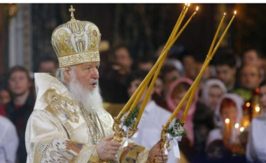 Patriarku Kirill u bën thirrje besimtarëve që të angazhohen në luftë: Nëse vdisni për atdhe, do të jeni përjetësisht me Zotin