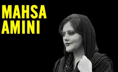 S’kishte veshur siç duhet hixhabin, rrihet për vdekje 22-vjeçarja në Iran