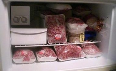 Mos rrezikoni shëndetin tuaj! Sa kohë mund të qëndrojë vërtet mishi i grirë në frigorifer?