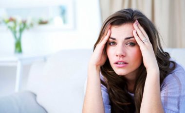 Gjashtë mënyra për të qetësuar dhimbjen e kokës