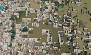 Përmbytjet masive në Pakistan, evakuohen miliona persona