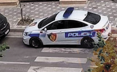 Parkoi mjetin në vijat e bardha, gjobitet polici në Lezhë