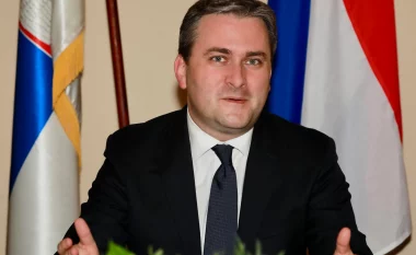 “Moska po e përdor”, Ambasadori amerikan në Beograd: E kam parë marrëveshjen Rusi-Serbi