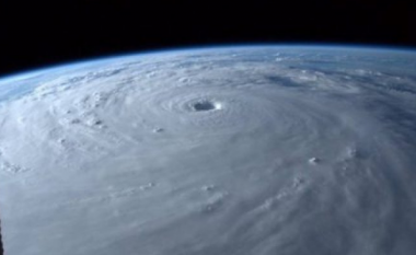 Tajfuni i fuqishëm goditi Japoninë, shikoni si duket nga hapësira