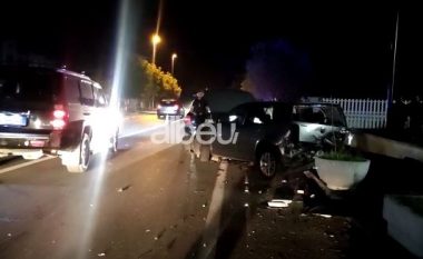 Detaje nga aksidenti me tre të lënduar në Shkodër, “Benzi” drejtohej nga një oficer policie