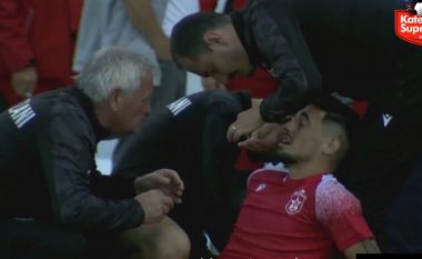 Shënoi ndaj Kukësit, lojtari i Partizanit goditet me shishe nga tifozët verilindorë (VIDEO)