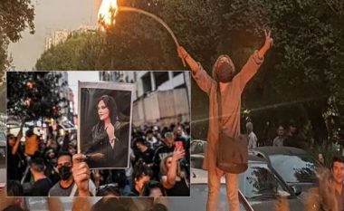 22 vjeçarja u dhunua për vdekje pasi protestoi kundër regjimit, gratë pushtojnë sheshet në Iran dhe djegin shamitë (VIDEO)