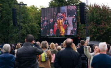 “Të gjithë sytë” në funeralin e Mbretëreshës Elizabeth: Më shumë se 4 miliardë para televizorit dhe 1 milion në rrugët e Londrës