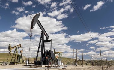 OPEC ul prodhimin e naftës, çfarë pritet të ndodhë