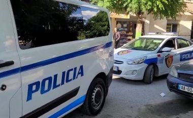 Shkrumbohet një makinë në Sarandë, reagon policia