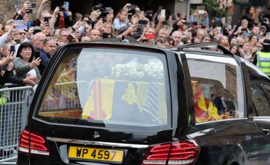 4 ditë pas vdekjes, çfarë ndodh sot me arkivolin e Mbretëreshës Elizabeth?