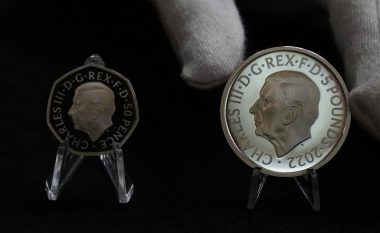 Dalin monedha të reja me portretin e mbretit Charles III, kur hyjnë në qarkullim