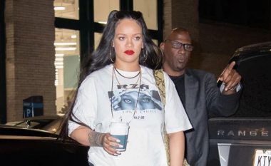 Gjesti i Rihanna-s që po duartrokitet, si e ndihmoi stafin e restorantit që qëndruan pas orarit për shkak të saj