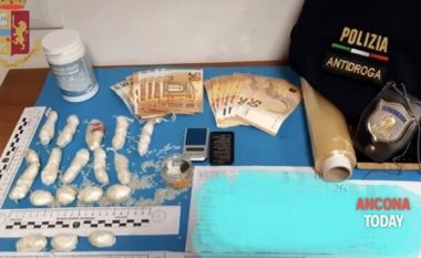 Droga e fshehur në kavanoza me oriz dhe në pajisjet e banjës, arrestohen dy shqiptarë në Itali