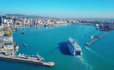 Lejuan një person të ikte në Itali nga Porti i Durrësit, në pranga tre efektivë policie