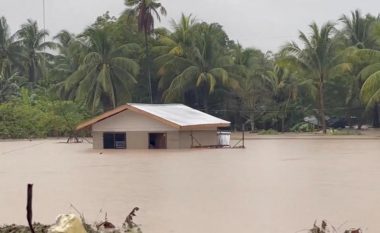Stuhi tropikale në Filipine, përmbytjet dhe balta vrasin dhjetëra njerëz